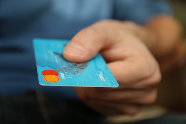 6 zalet karty kredytowej