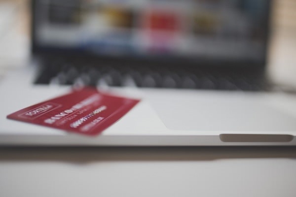 Karta kredytowa – zalety kredytu, wygoda karty płatniczej